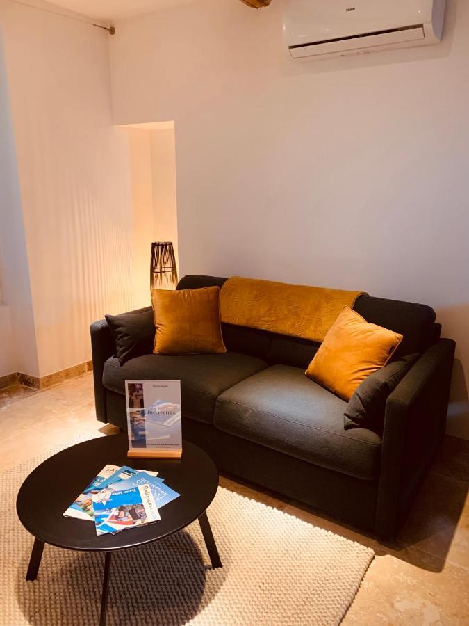 Le Mas Des Glycines Salon-de-Provence Dış mekan fotoğraf